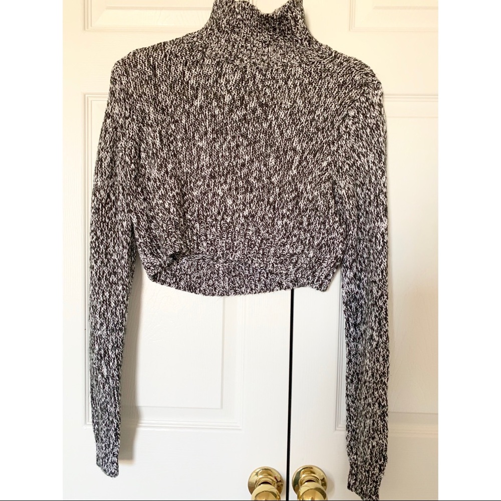 H&M Sweater Crop